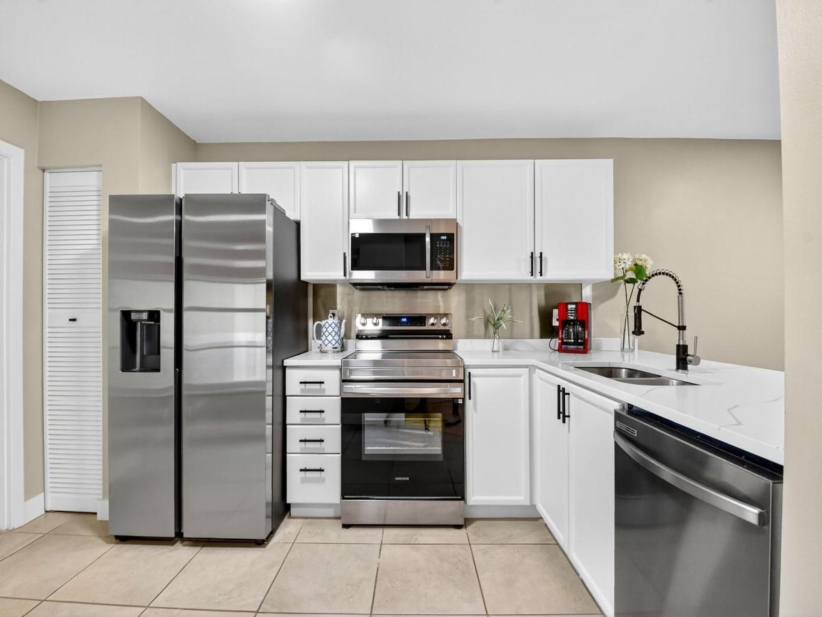 MLS #RX-11131779 image #0