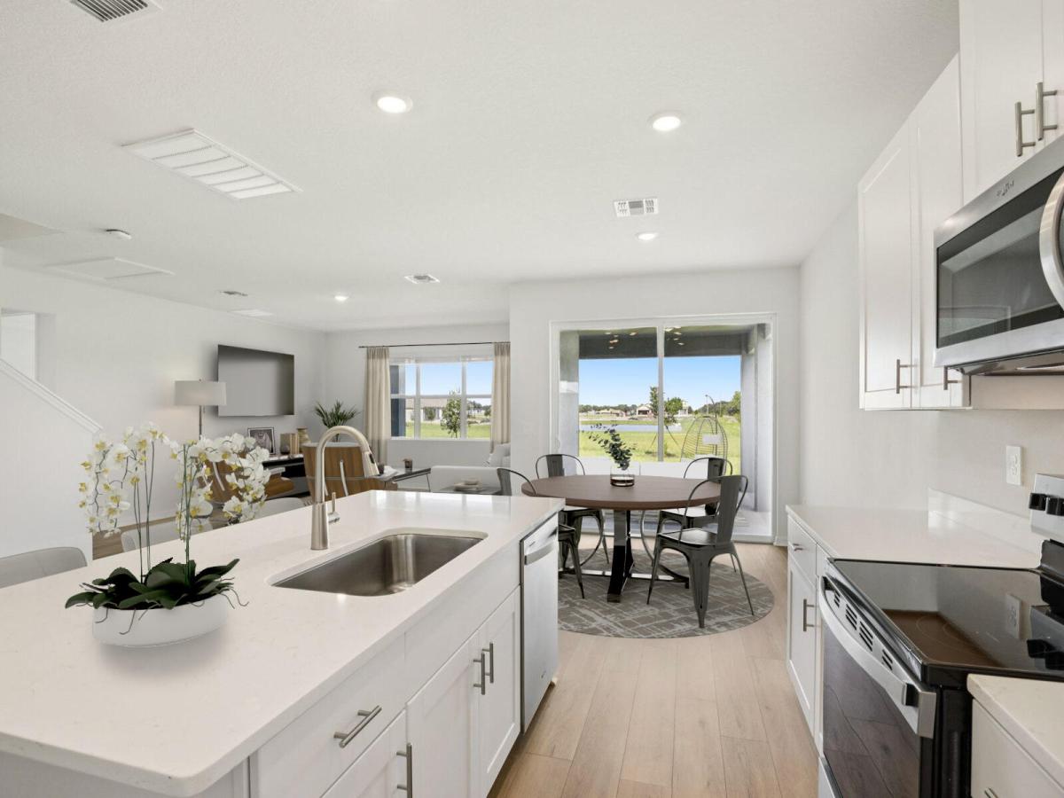 MLS #RX-11132130 image #0