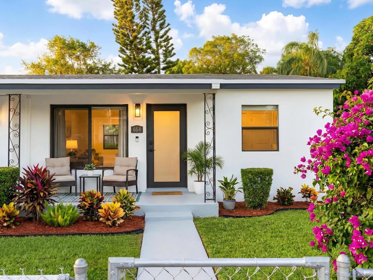 MLS #RX-11132607 image #0