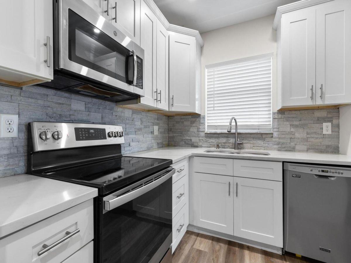 MLS #RX-11132678 image #0