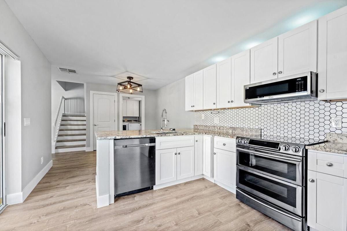 MLS #RX-11133091 image #0