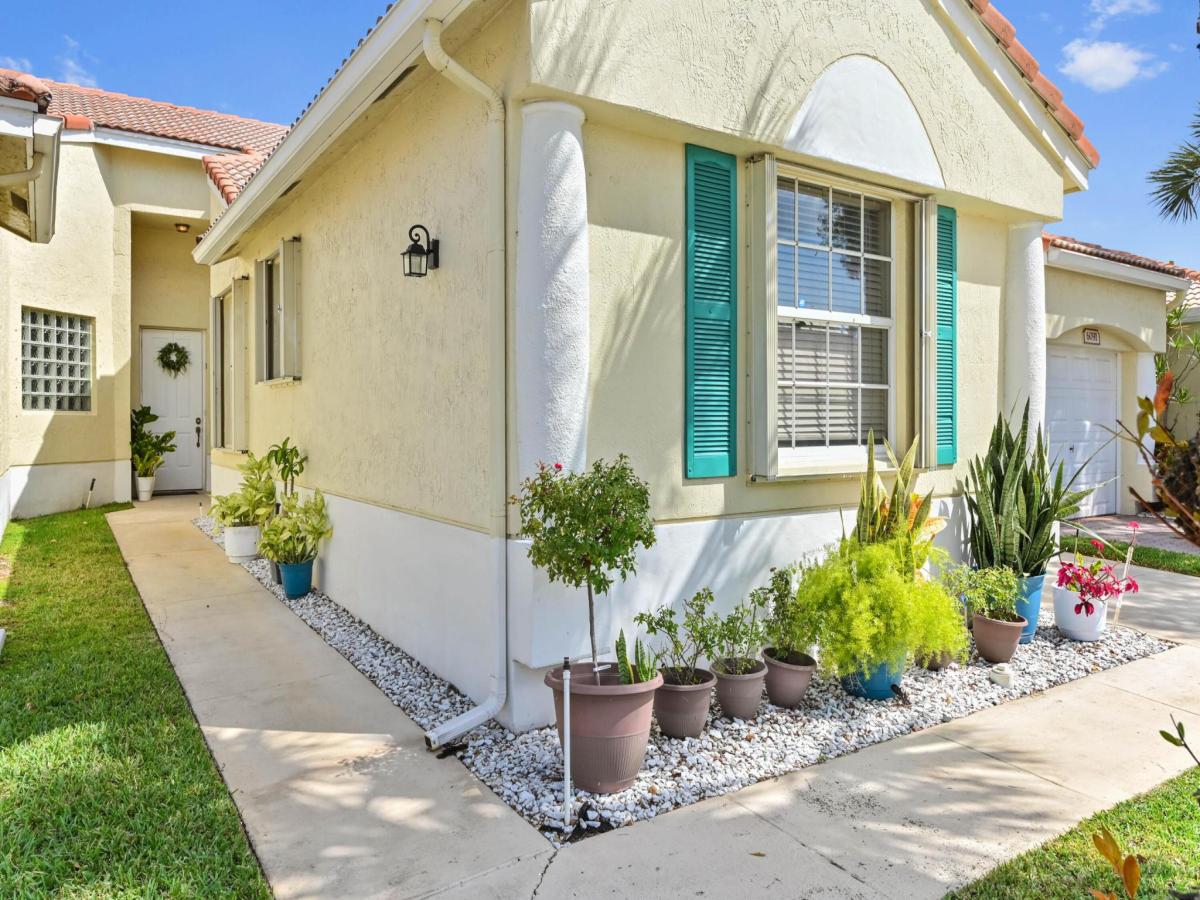 MLS #RX-11133379 image #0