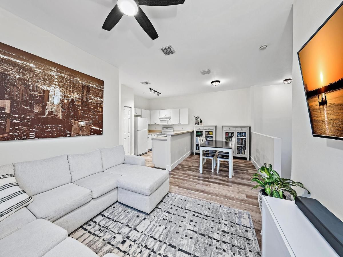 MLS #RX-11133689 image #0