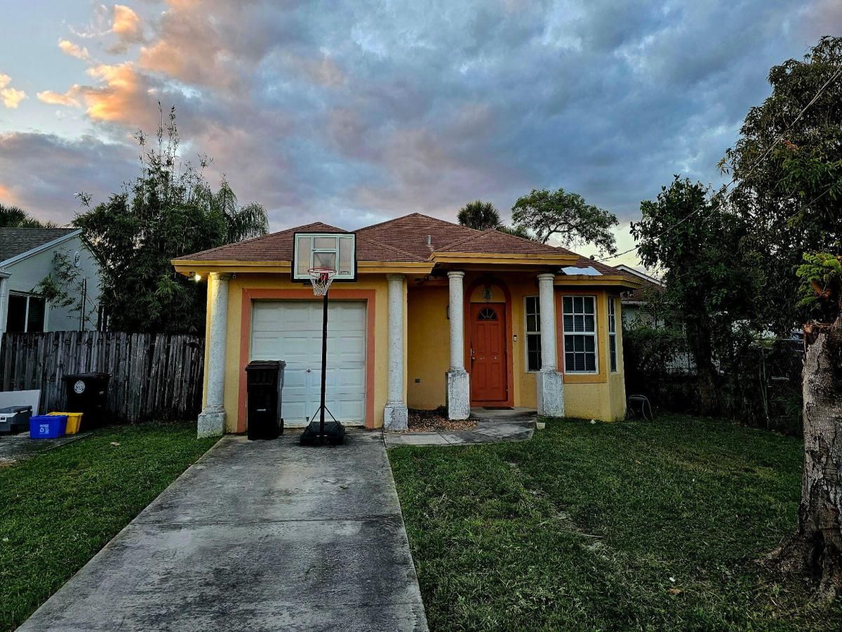 MLS #RX-11133850 image #0