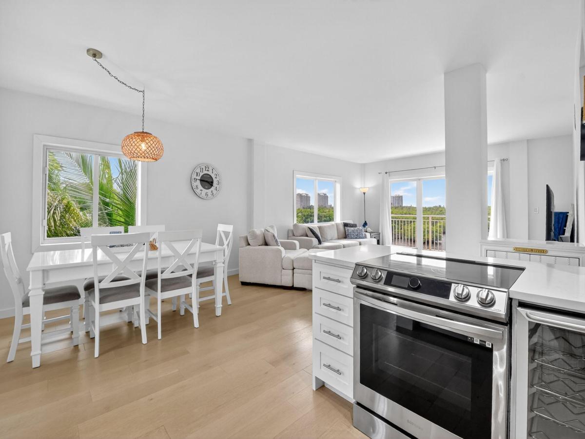 MLS #RX-11135070 image #0