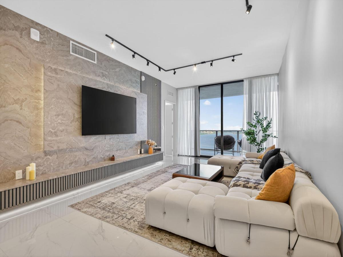 MLS #RX-11135172 image #0