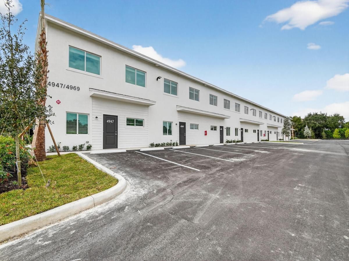 MLS #RX-11135180 image #0