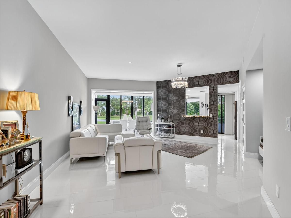 MLS #RX-11135504 image #0