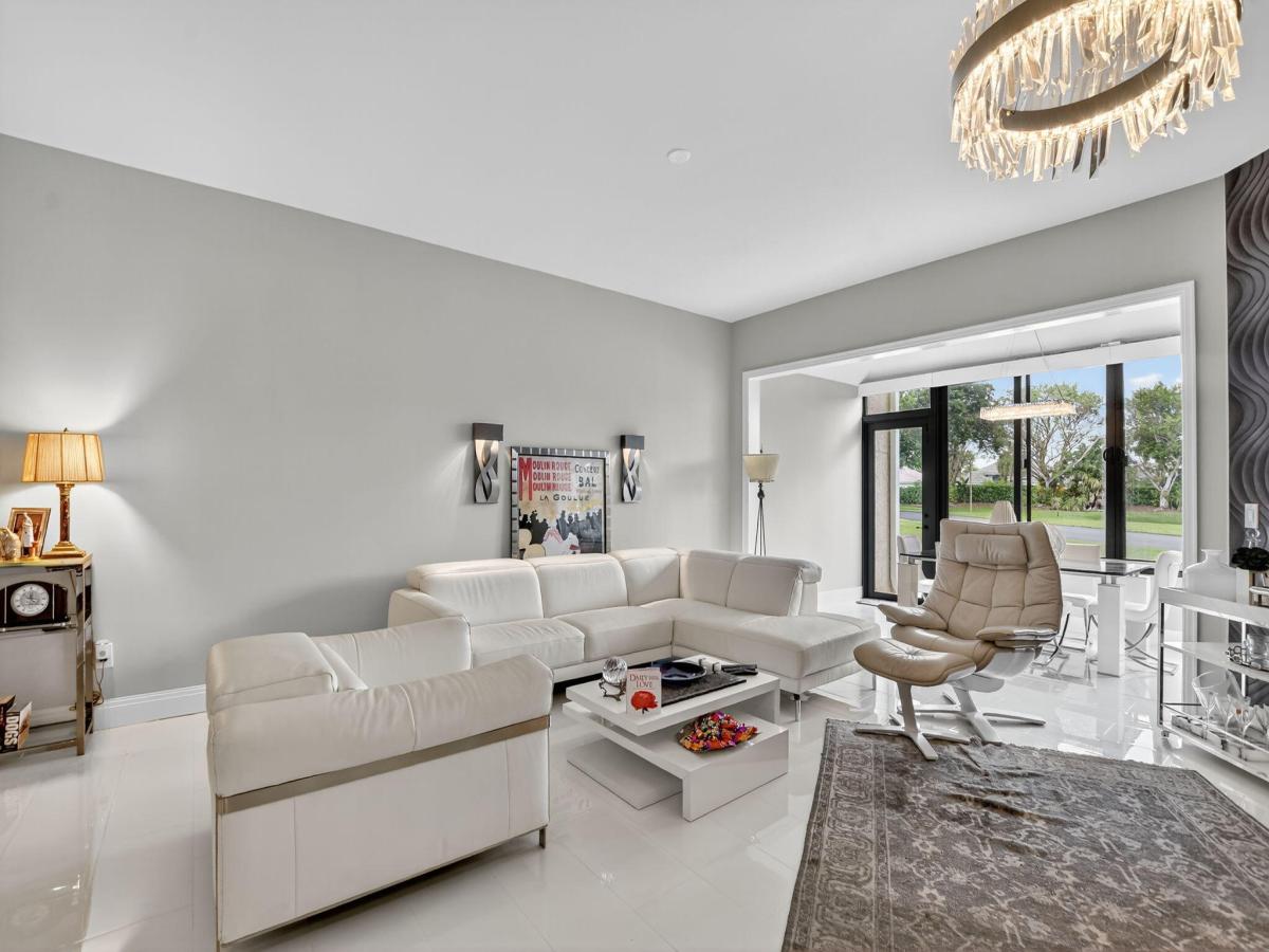 MLS #RX-11135504 image #0