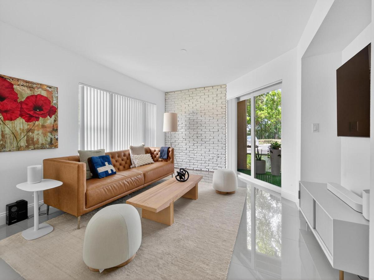 MLS #RX-11136002 image #0