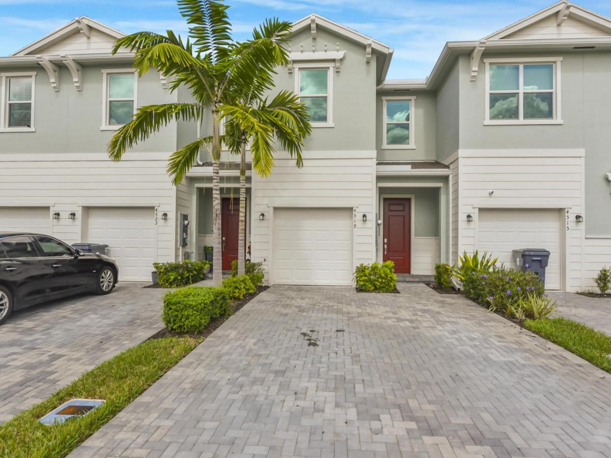 MLS #RX-11136365 image #0