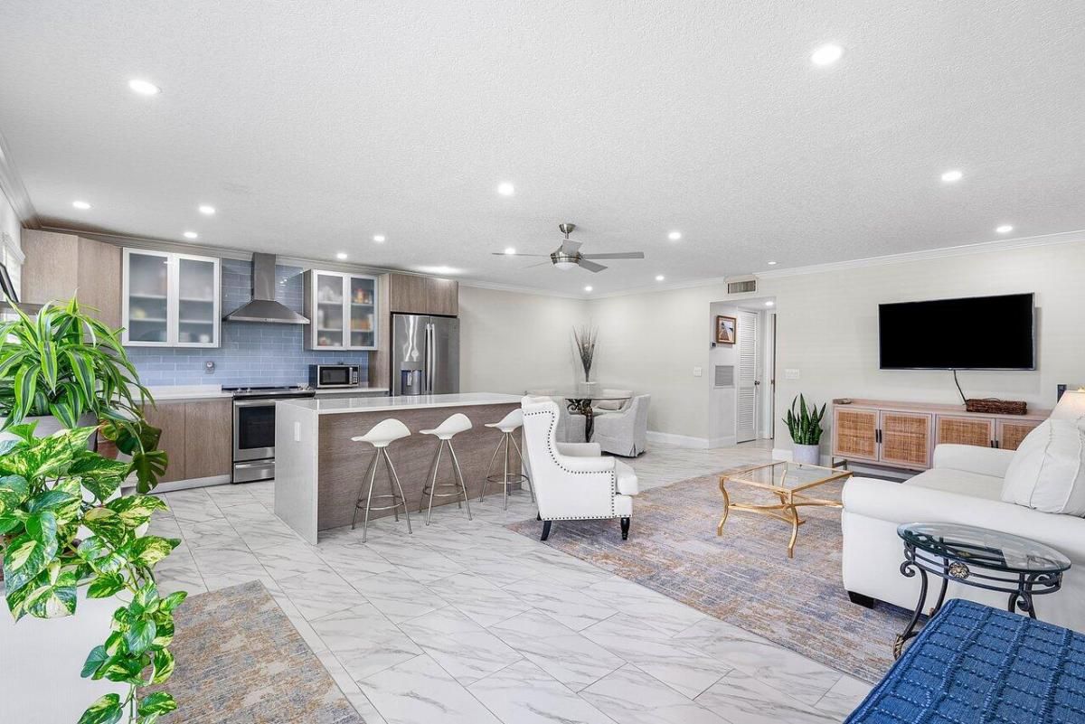 MLS #RX-11136409 image #0