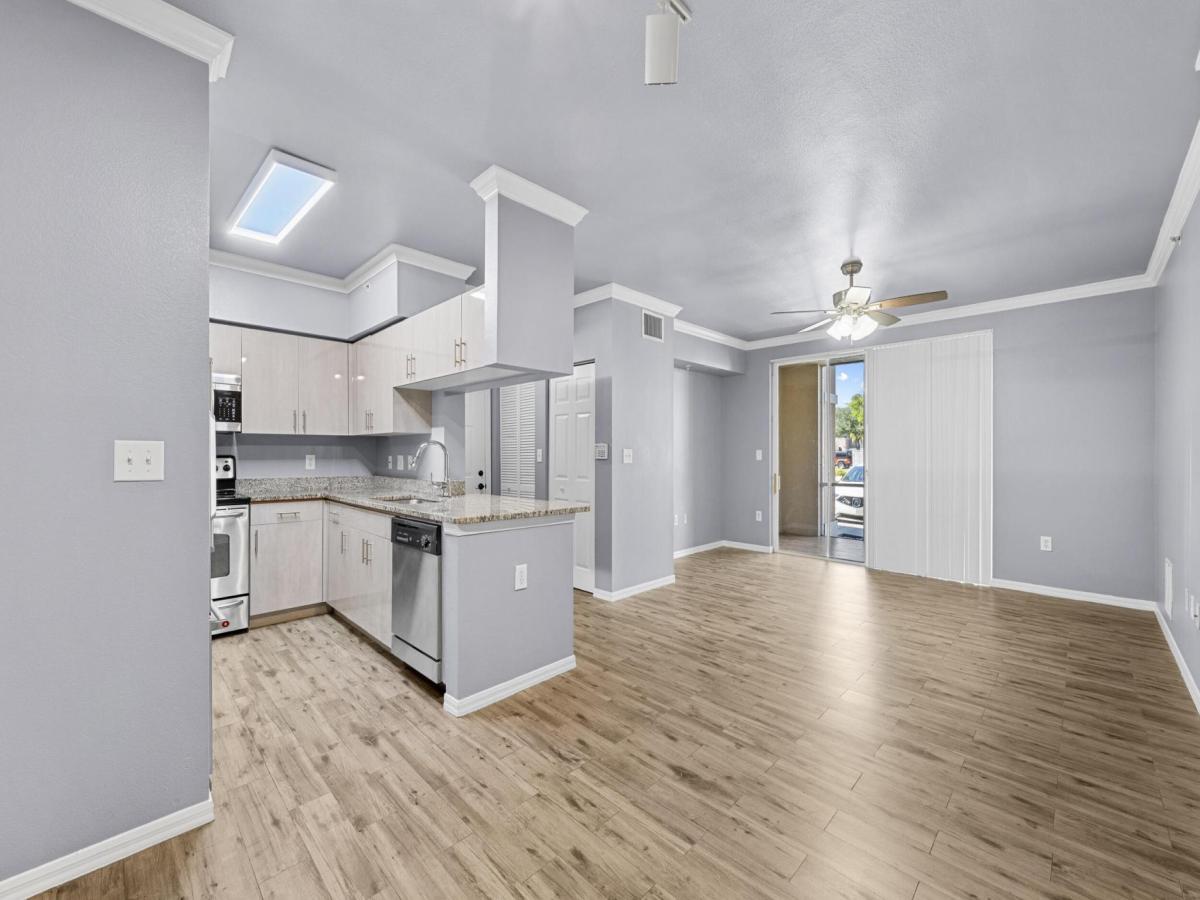 MLS #RX-11136456 image #0