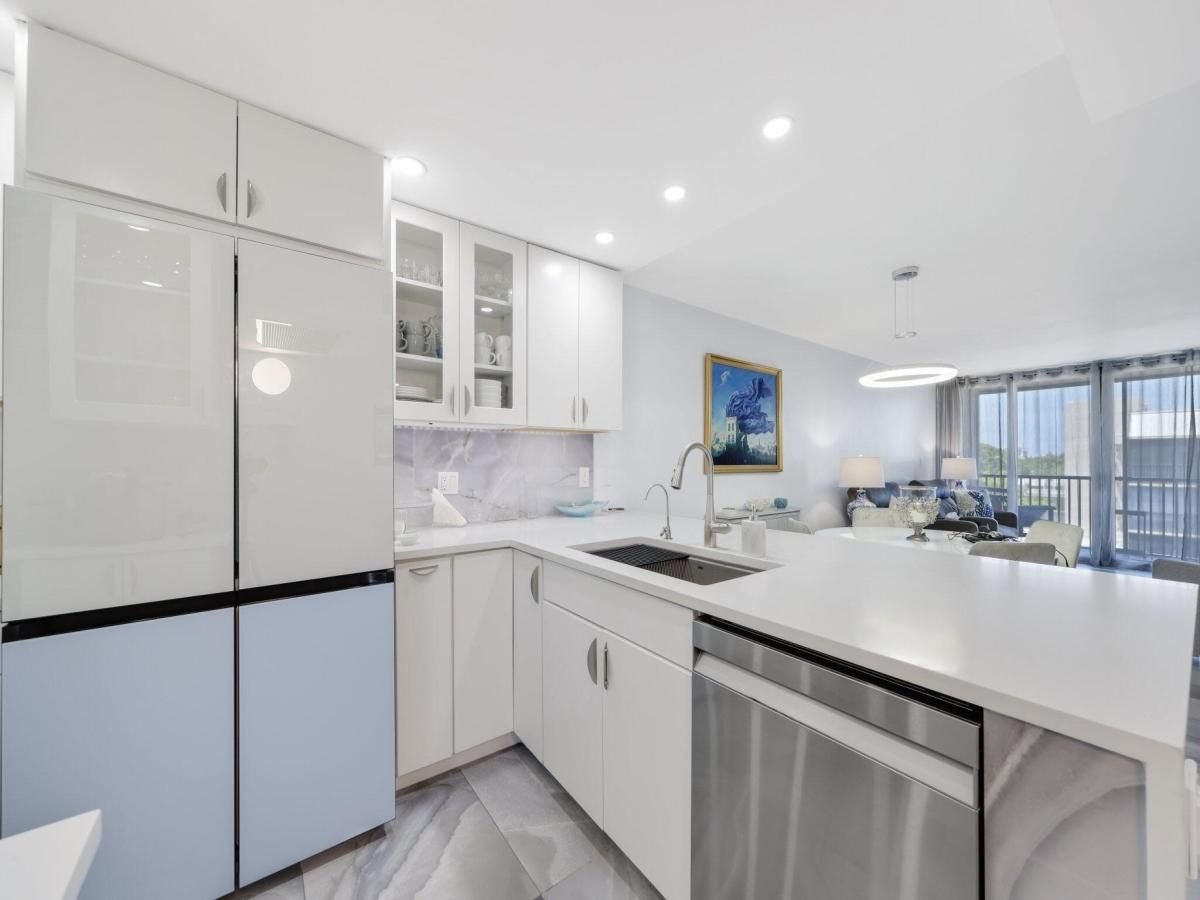 MLS #RX-11137039 image #0