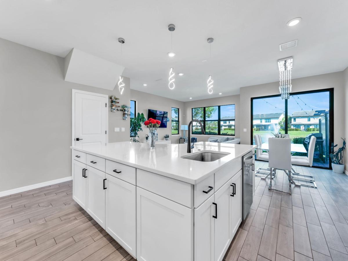 MLS #RX-11137409 image #0