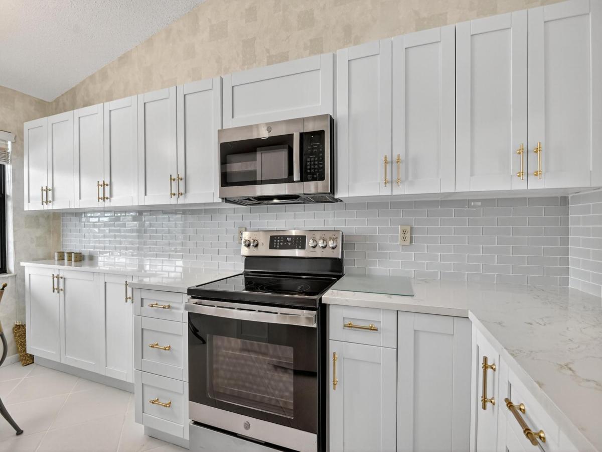 MLS #RX-11133534 image #0