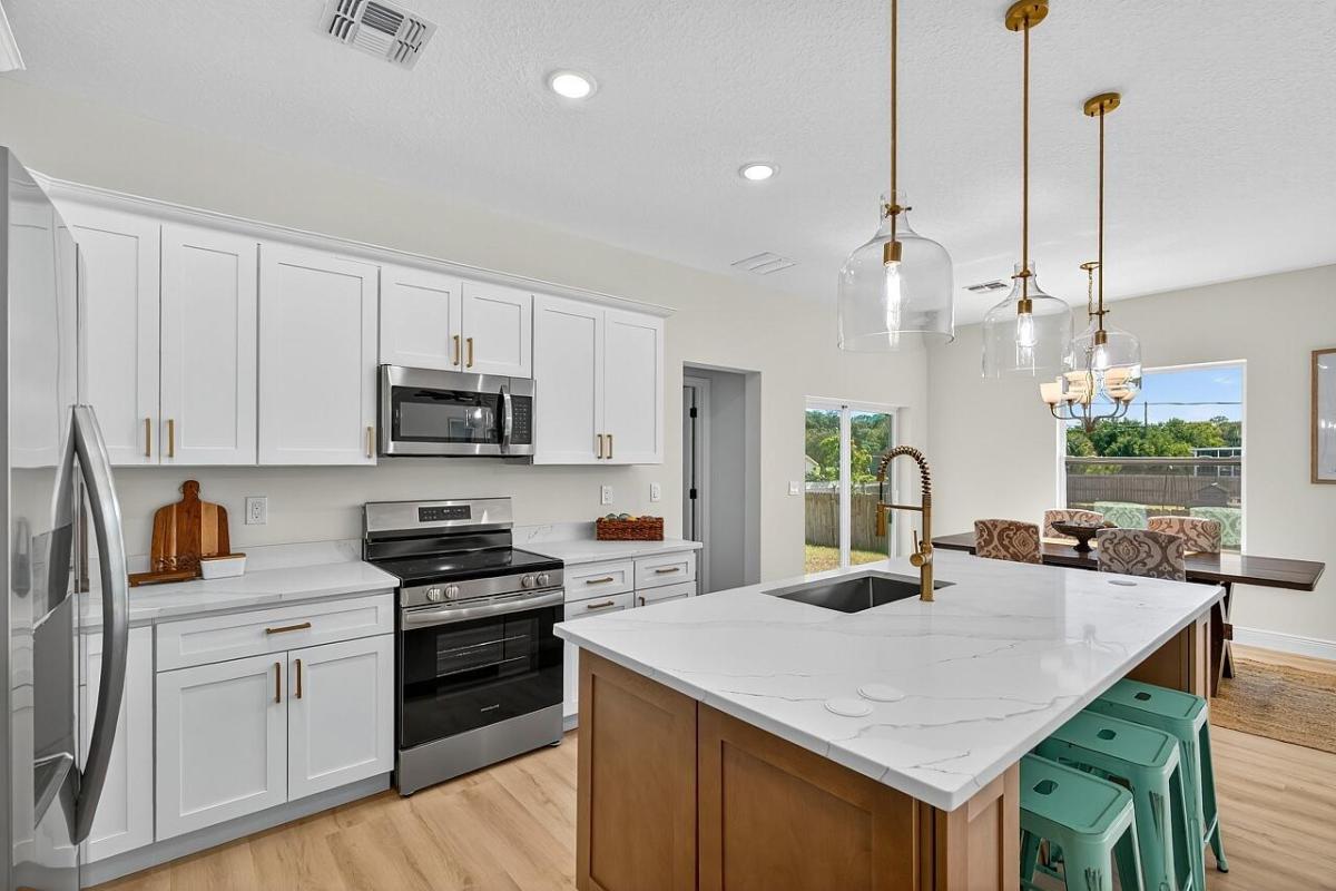 MLS #RX-11138043 image #0