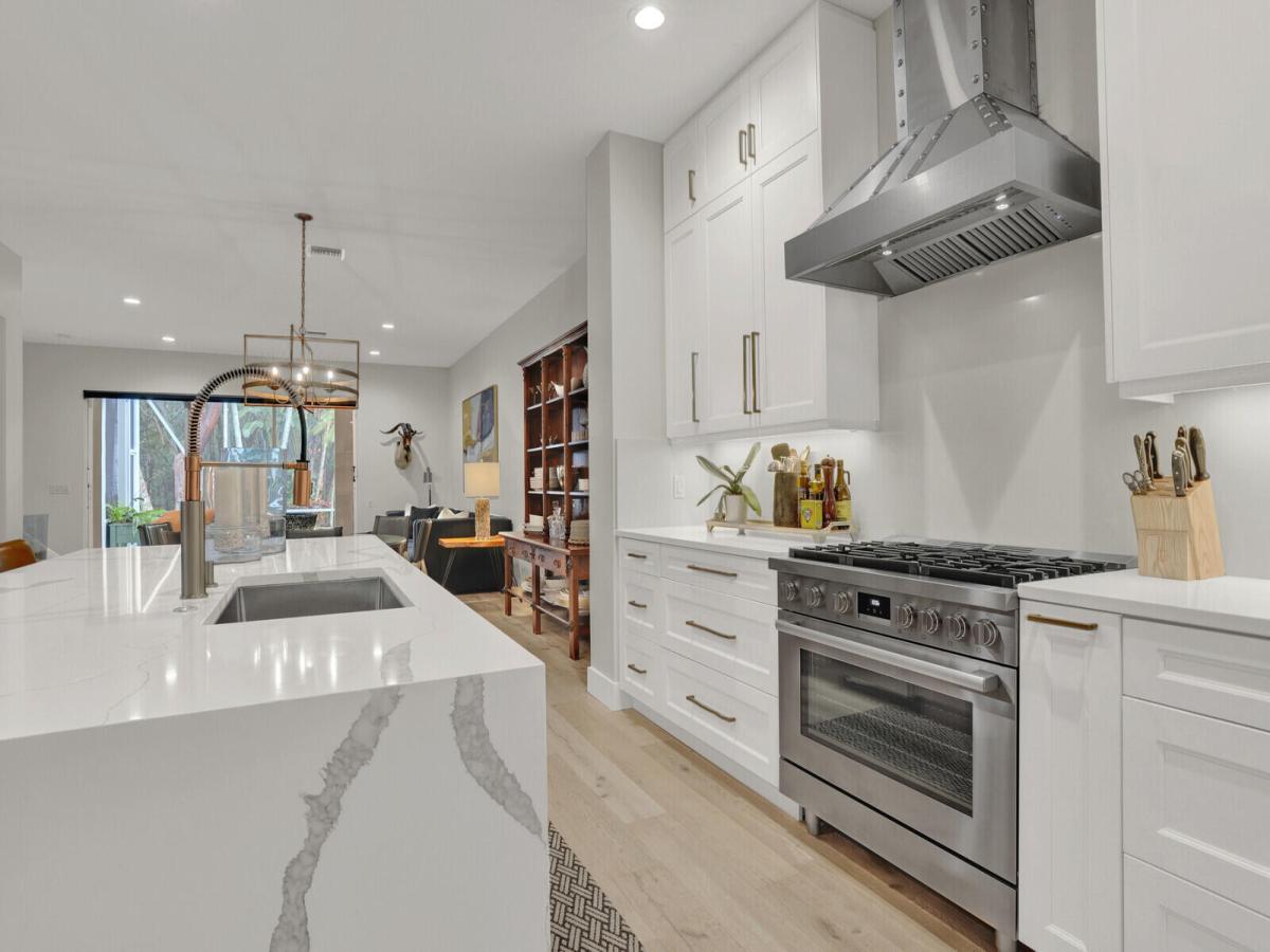 MLS #RX-11138114 image #0