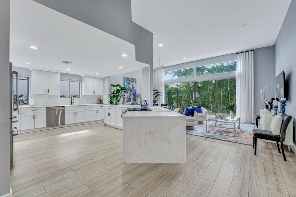 MLS #RX-11138313 image #0