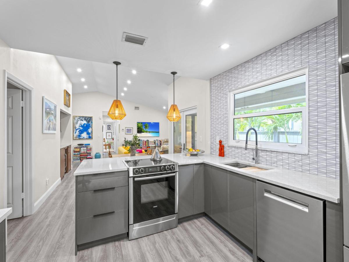 MLS #RX-11138637 image #0