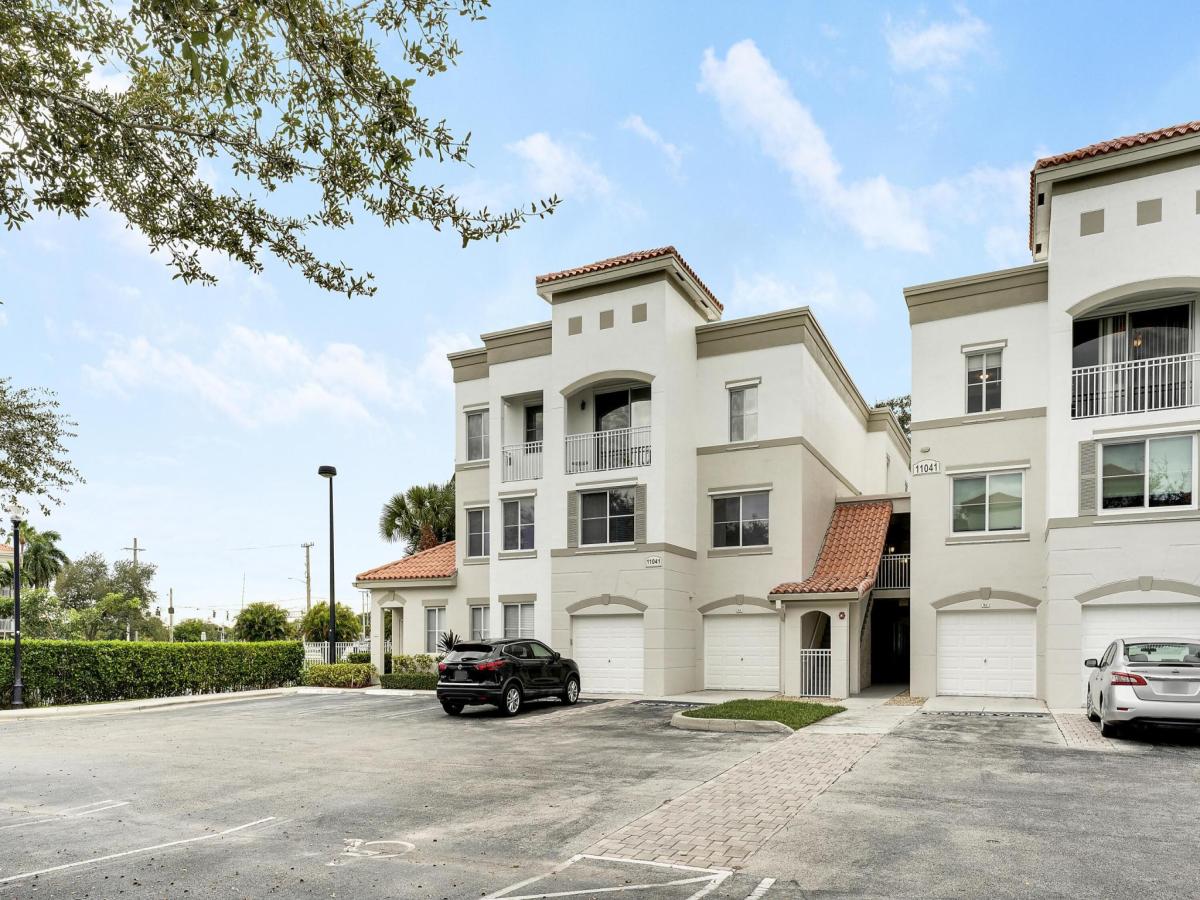 MLS #RX-11139040 image #0