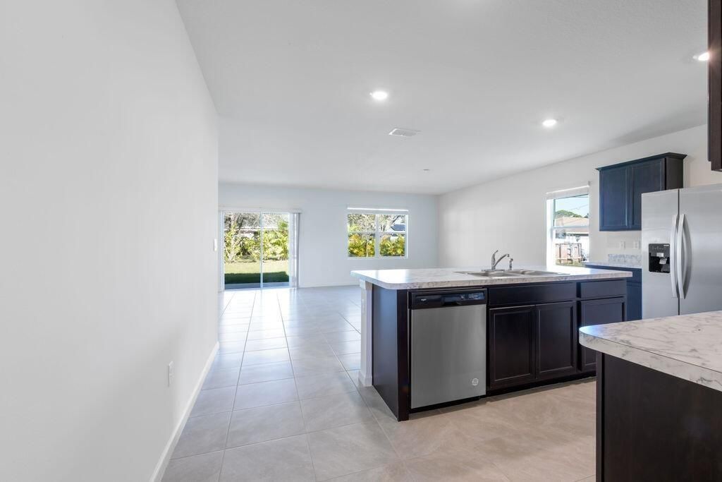 MLS #RX-11139214 image #0