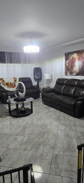 MLS #RX-11139216 image #0