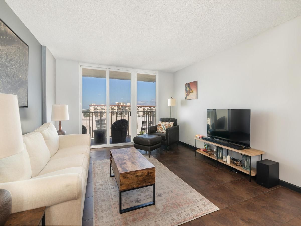 MLS #RX-11060826 image #0