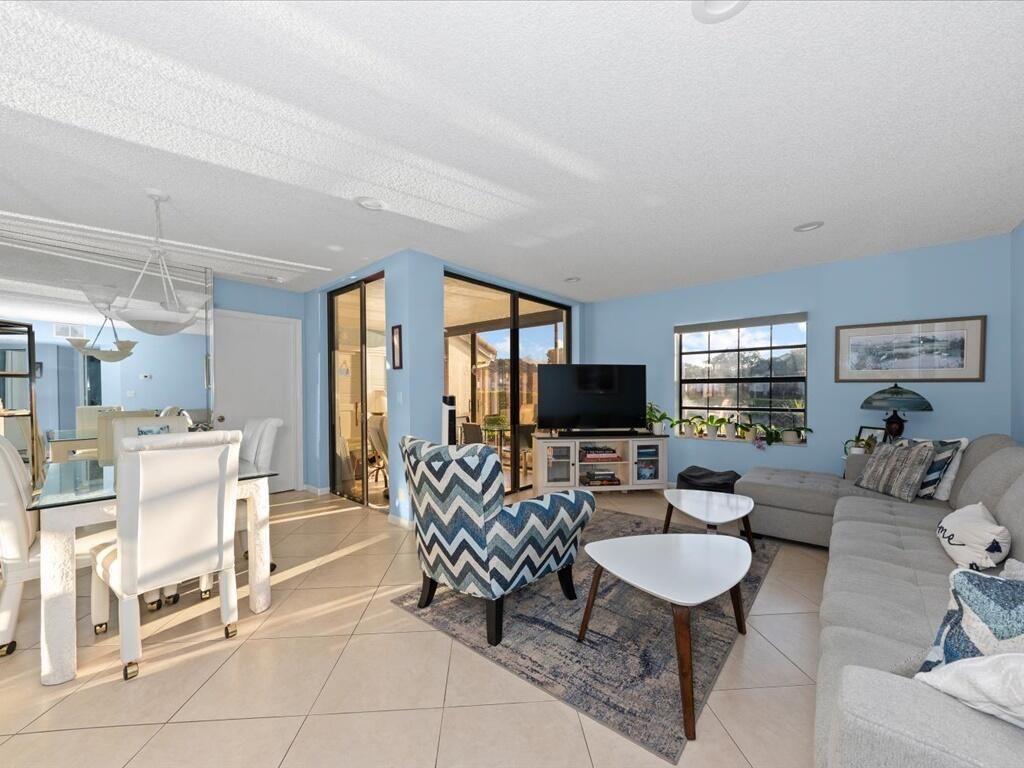 MLS #RX-11078178 image #0