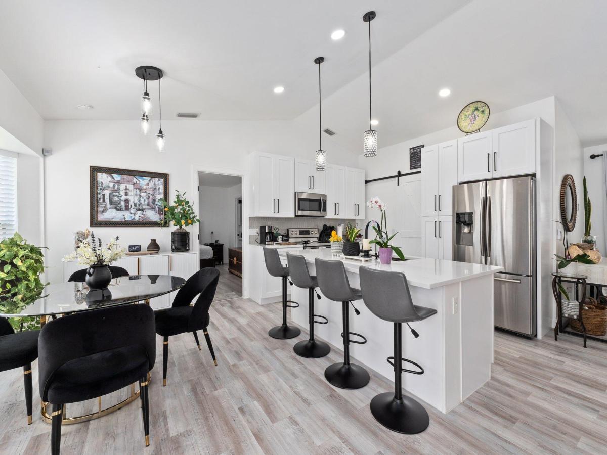 MLS #RX-11140426 image #0