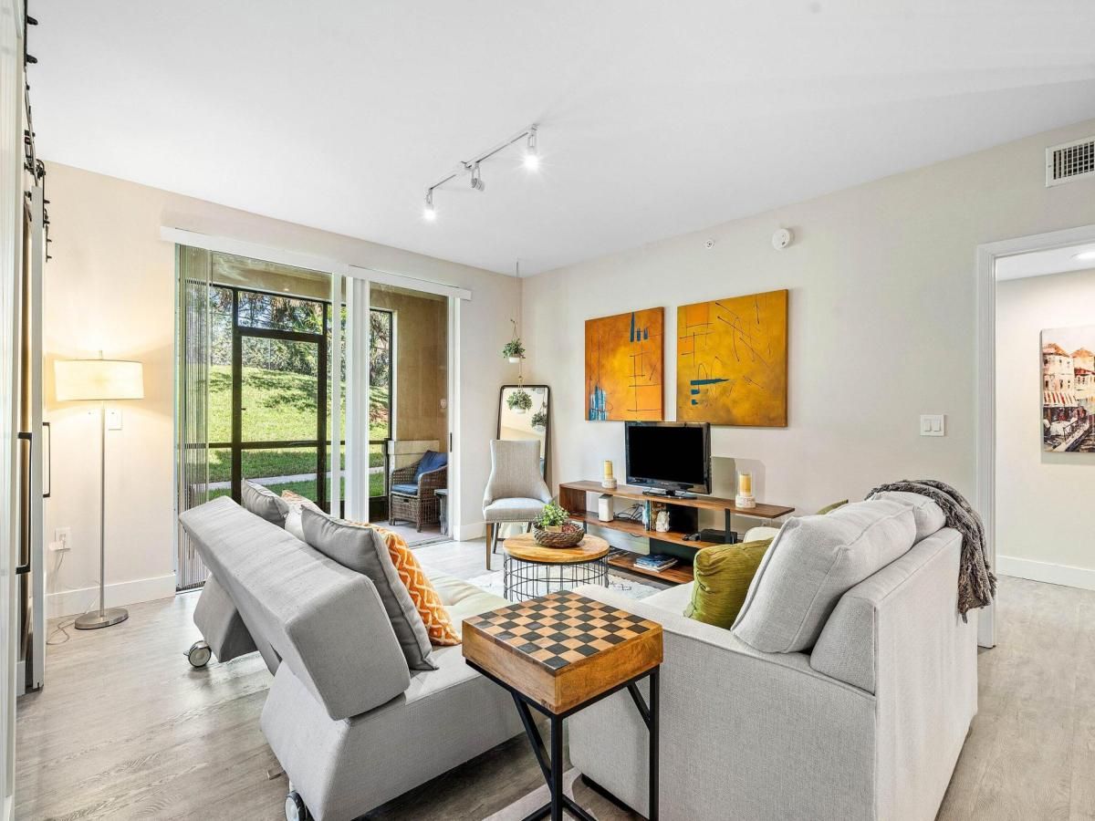 MLS #RX-11140773 image #0