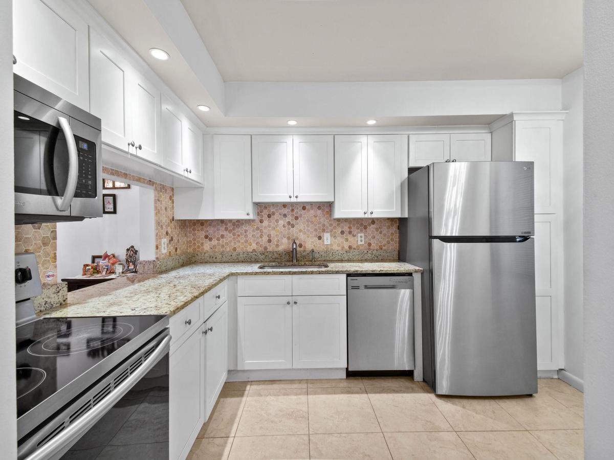 MLS #RX-11142036 image #0