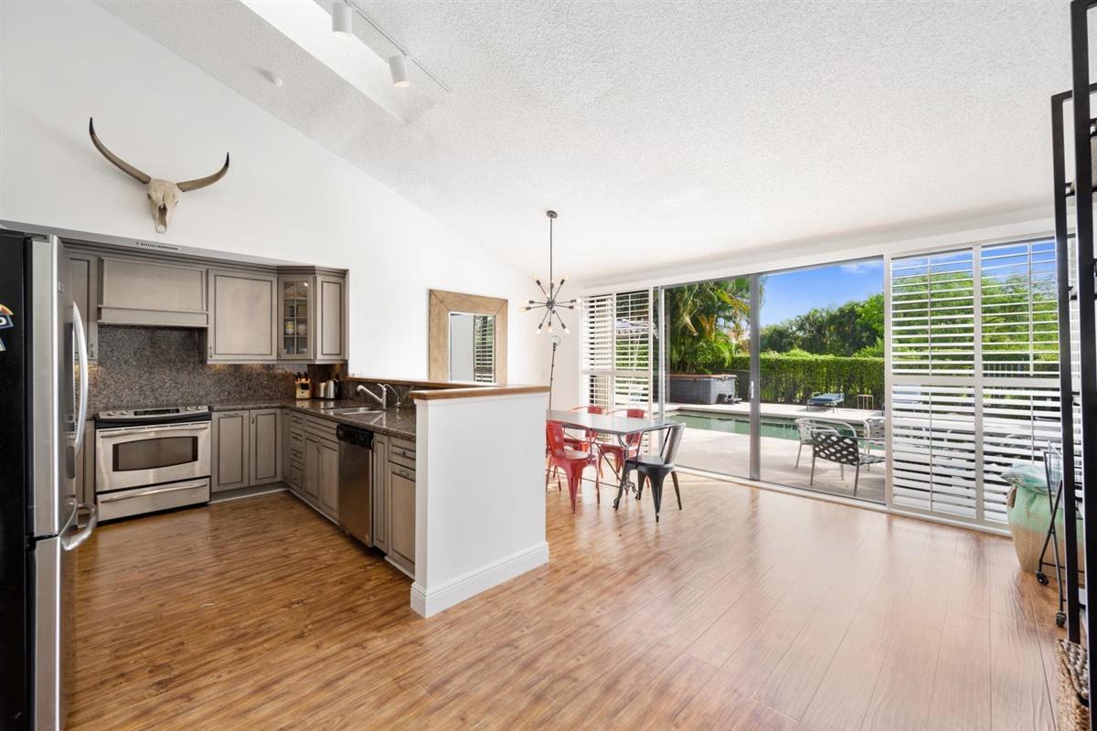 MLS #RX-11143462 image #0