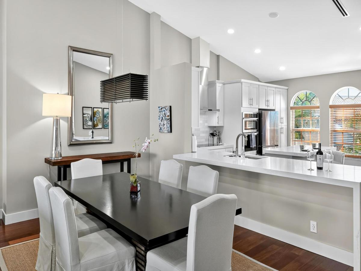 MLS #RX-11143885 image #0