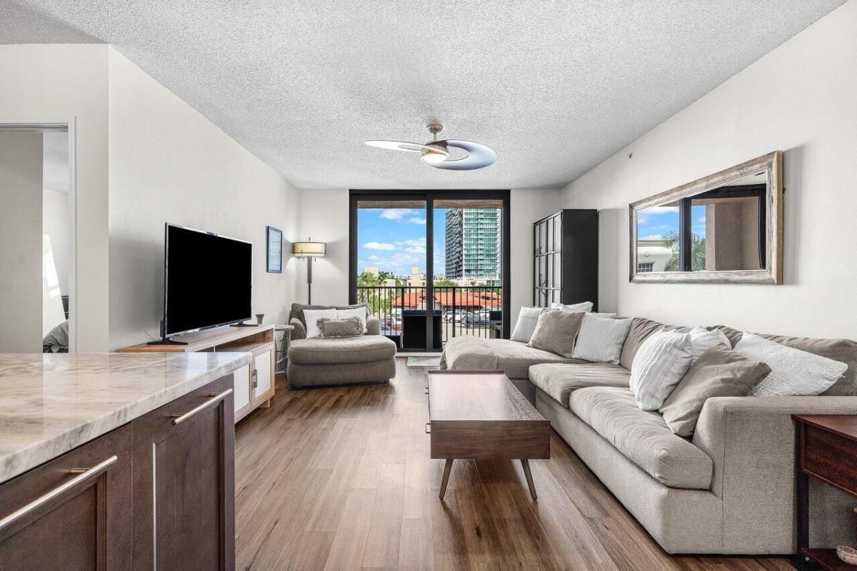 MLS #RX-11144295 image #0