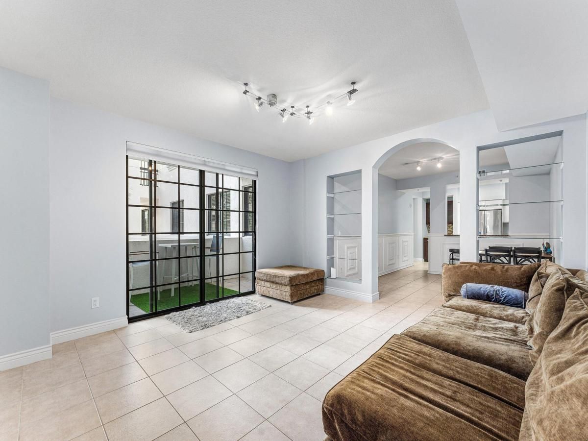 MLS #RX-11144335 image #0