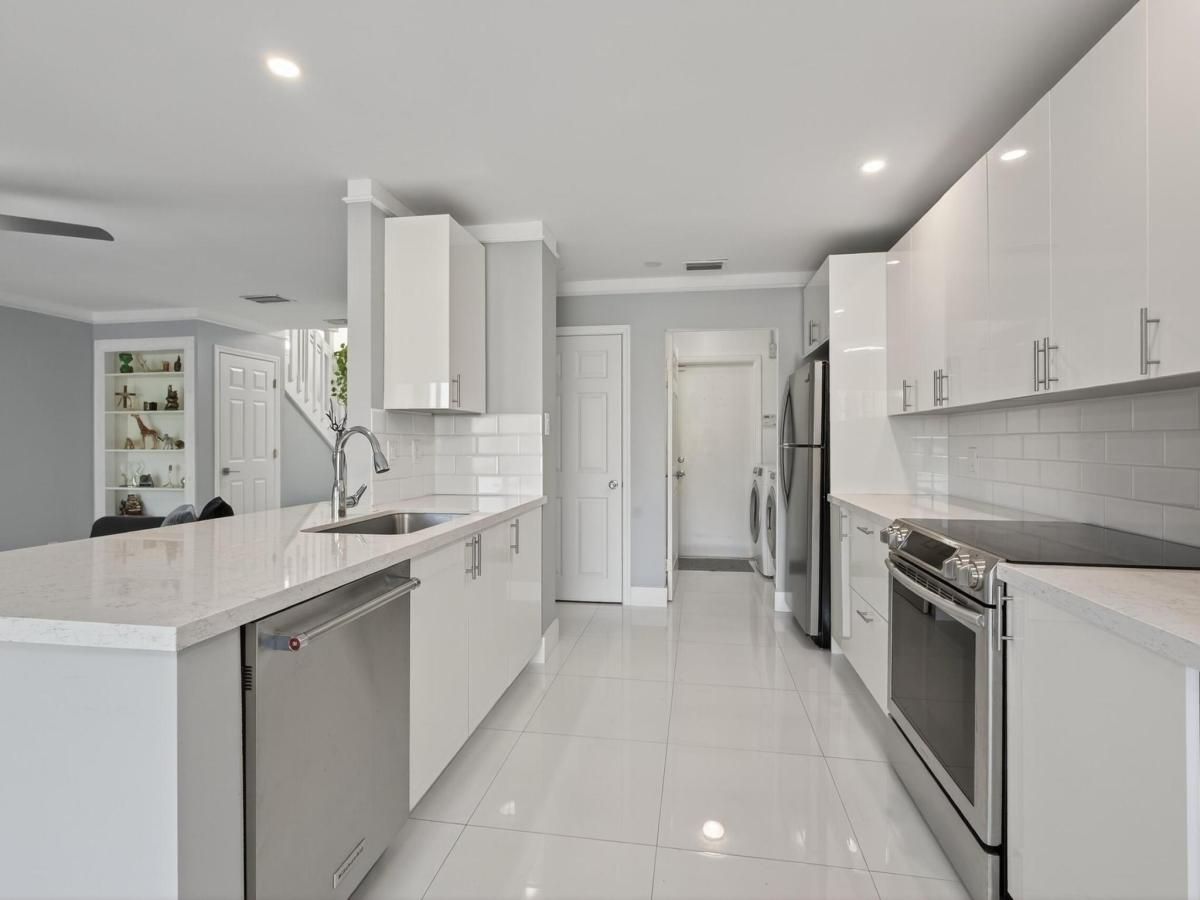 MLS #RX-11145116 image #0