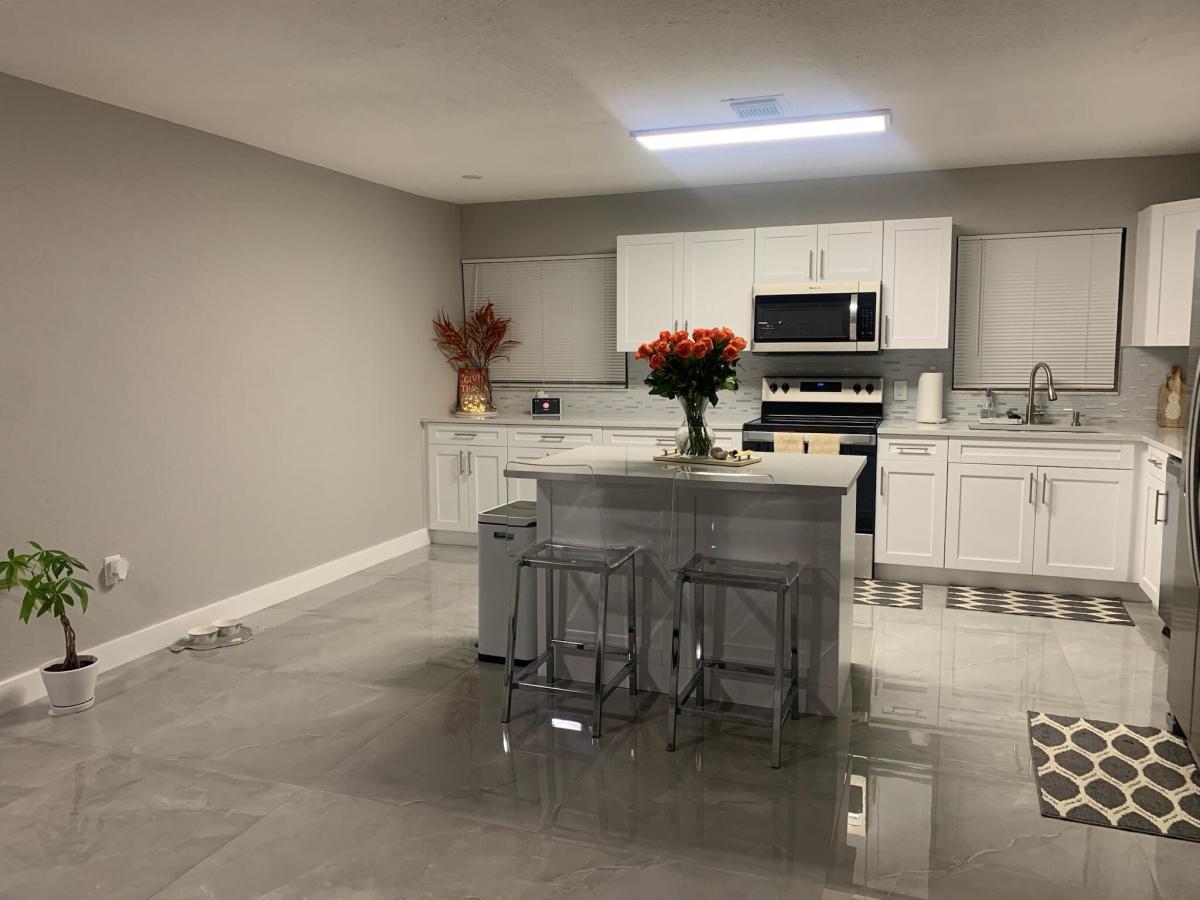 MLS #RX-11145638 image #0