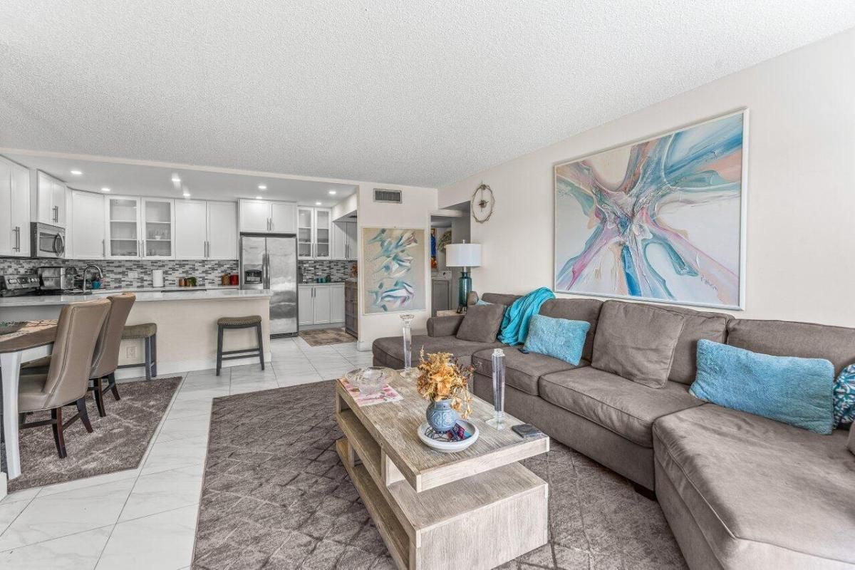 MLS #RX-11117049 image #0