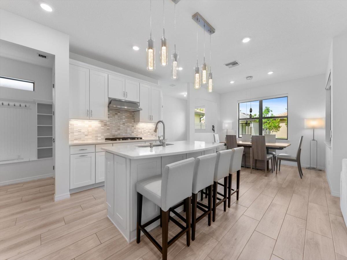 MLS #RX-11146689 image #0