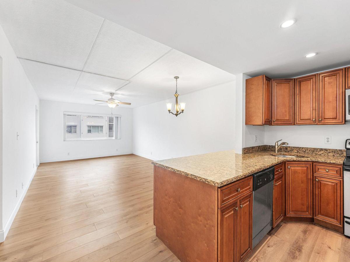 MLS #RX-11146747 image #0