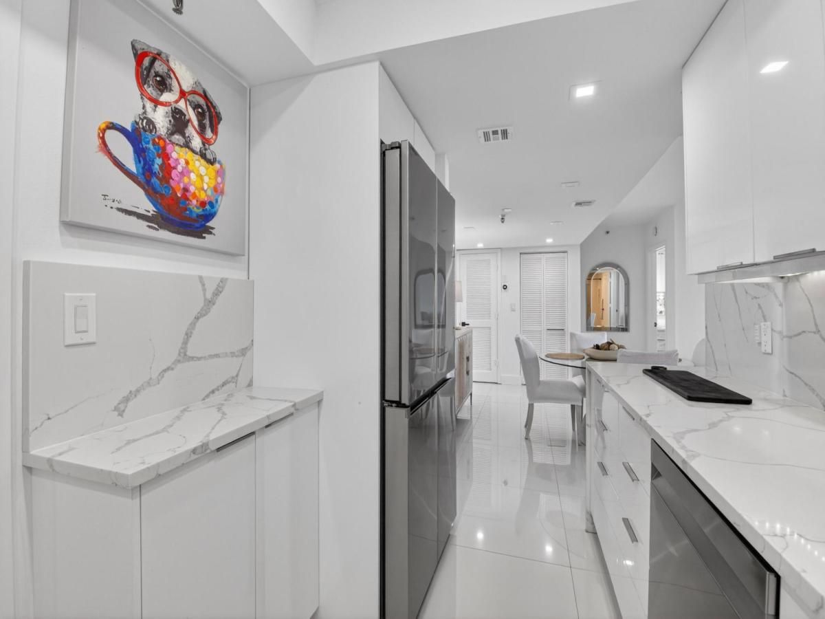 MLS #RX-11132476 image #0