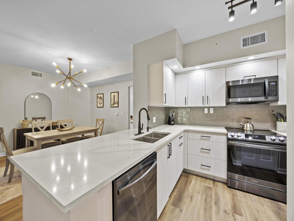 MLS #RX-11118043 image #0