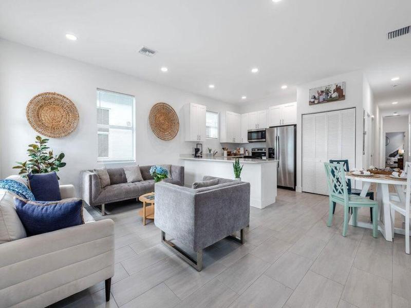 MLS #RX-11148915 image #0