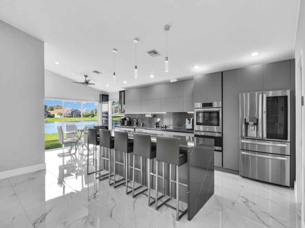 MLS #RX-11151095 image #0