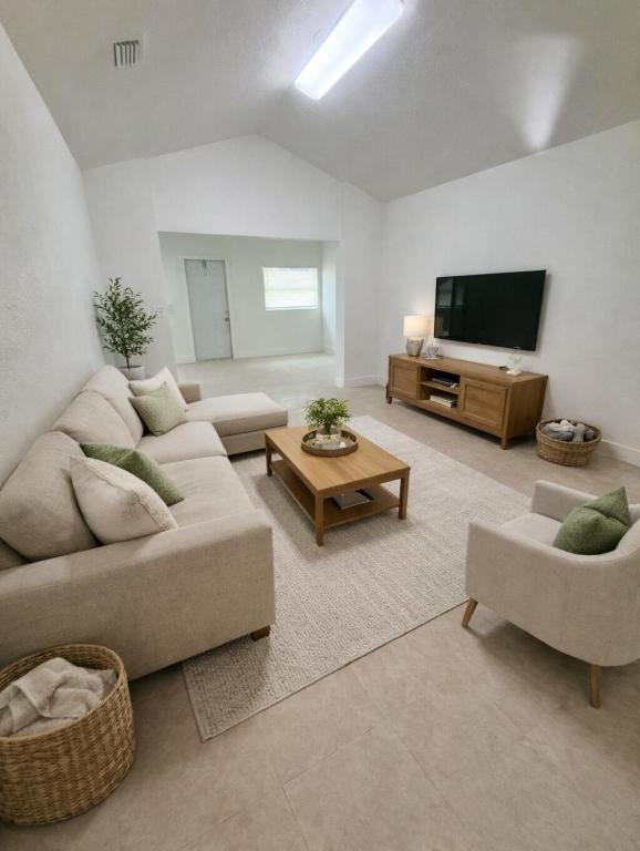 MLS #RX-11151351 image #0