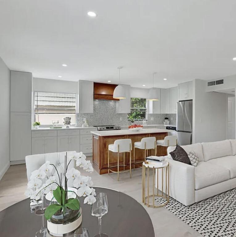 MLS #RX-11151810 image #0