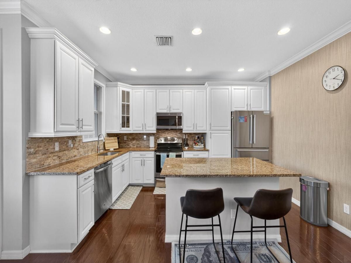 MLS #RX-11152152 image #0