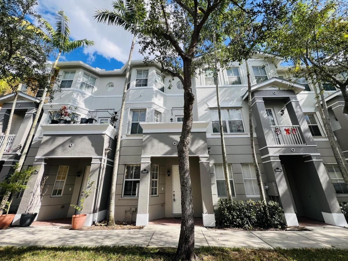 MLS #RX-11152892 image #0