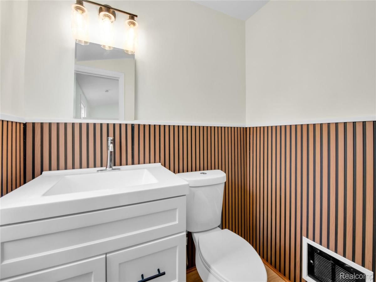 MLS #20251008428 image #0